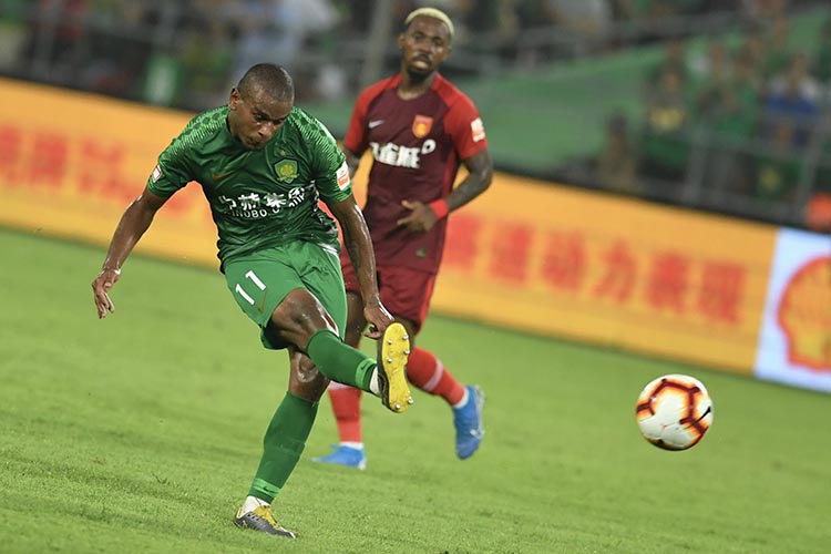 UFC赛场再起风云：钱塘风暴队读秒绝平川蜀烈马队，新援首秀制胜赛场纪律更严谨
